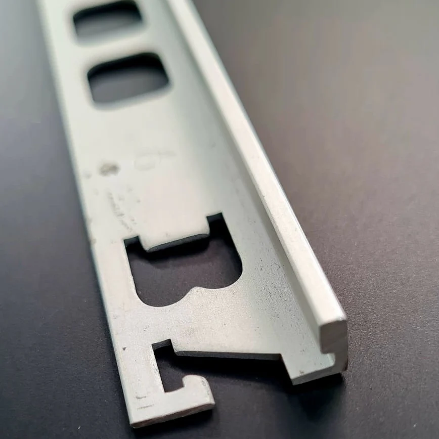Aluminium Edge Trim Splashbacks - 3 Metres - Image 6