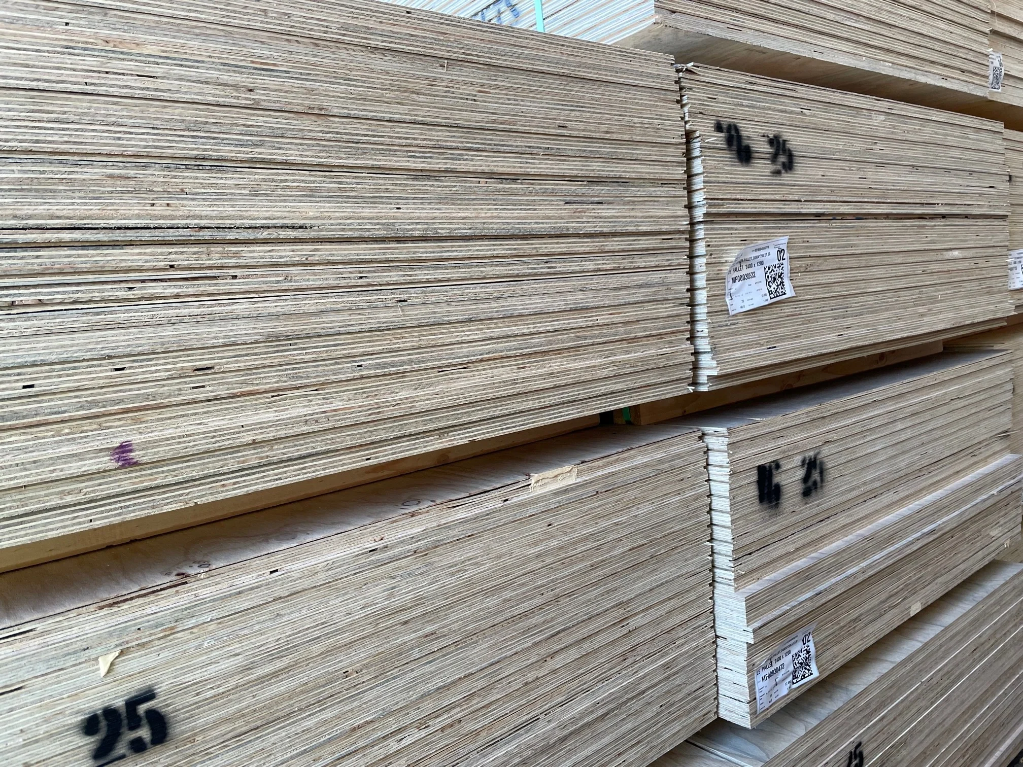 Pine Non-Structural Plywood 32mm x 2400x1200mm - Image 3