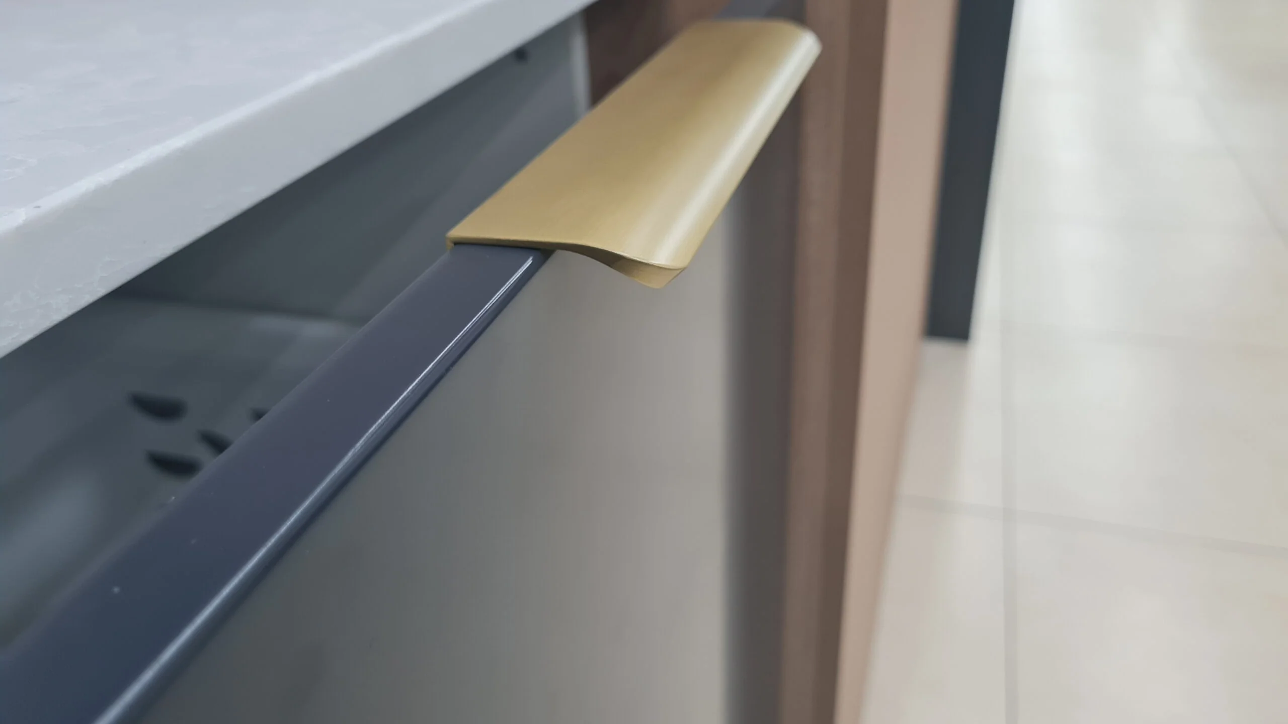 Voda Lip Pull Handle 2163 Brushed Nickel - Stefano Orlati By Titus - Image 3