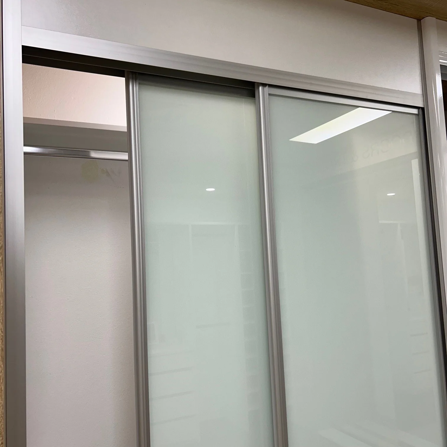Wardrobe Grib Style Rubber Frost - Per Metre - Image 2